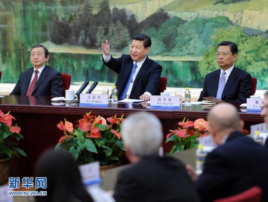 2012年12月5日，中共中央總書記習近平在北京人民大會堂與在華工作的外國專家親切座談。