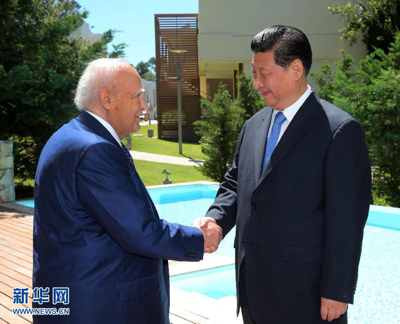7月13日，中國國家主席習(xí)近平在希臘羅德島會(huì)見希臘總統(tǒng)帕普利亞斯。 新華社記者 蘭紅光 攝