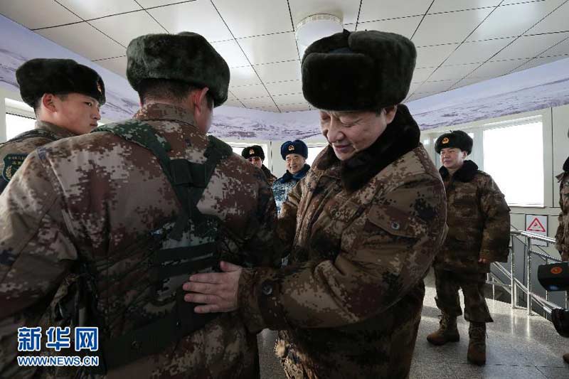 2014年1月26日，習近平來到內蒙古軍區邊防某部，看望慰問戍邊官兵。李剛攝