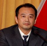 中共中央黨校教授謝志強成立改革領導小組是改革系統(tǒng)性艱巨性的必然要求　　中央成立以習近平為組長的全面深化改革領導小組，是落實十八屆三中全會決定的具體行動，它充分表明了中央堅定不移扎實推進改革的堅強決心，是對全黨全國人民呼喚改革、盼望改革的一份堅定承諾，是未來實踐改革、全面改革、深化改革的堅強組織保障。