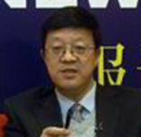 中共中央黨校副教育長韓慶祥改革總目標與三個根本機制　　習近平同志在省部級主要領導干部學習貫徹十八屆三中全會精神全面深化改革專題研討班開班式上發(fā)表的重要講話，從歷史與現(xiàn)實、理論與實踐結(jié)合上深入闡釋了全面深化改革的總目標。我們可以從許多角度理解改革總目標，這裡著重從社會發(fā)展的動力、平衡、調(diào)整三個根本機制角度來理解。