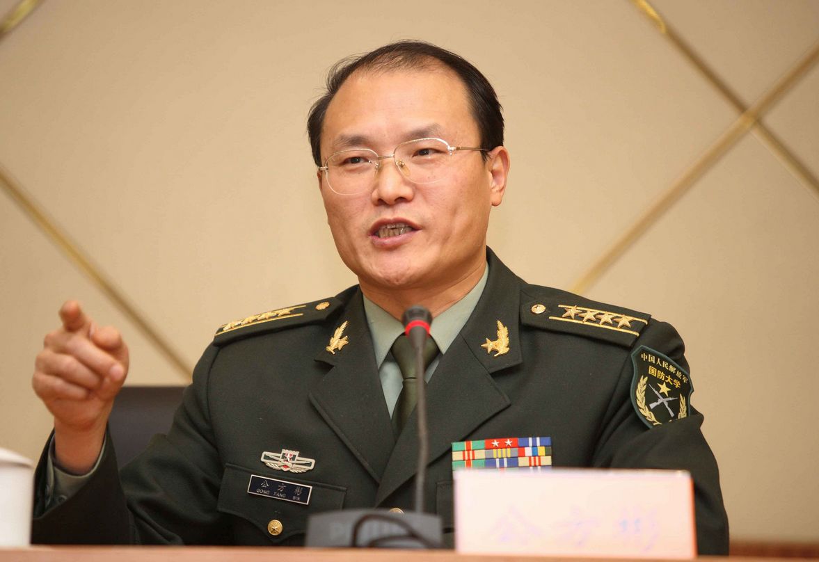 公方彬：黨執(zhí)政理念重大變化　　四中全會專門研究“依法治國”主題，公報內(nèi)容充分體現(xiàn)了中國共產(chǎn)黨執(zhí)政理念的重大變化。打造專業(yè)化隊伍體現(xiàn)黨對法的尊重。
