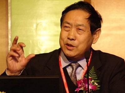 汪玉凱：四中全會公報體現(xiàn)三大亮點(diǎn)　　四中全會提出依法治國的“2.0版”，將國家治理現(xiàn)代化納入整體的法治軌道。
