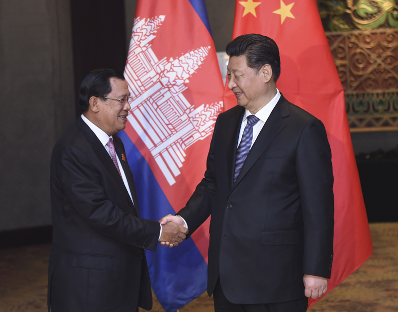 4月23日，國家主席習(xí)近平在雅加達(dá)會見柬埔寨首相洪森。新華社記者張鐸攝