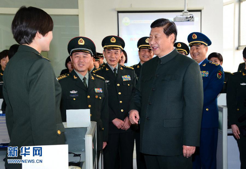 2013年2月2日和4日，習近平分別來到空軍某試驗訓練基地、酒泉衛星發射中心和蘭州軍區機關視察。李剛 攝