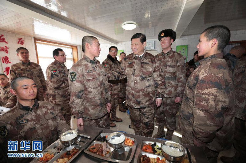 2014年1月26日，習近平來到內蒙古軍區邊防某部，看望慰問戍邊官兵。李剛攝