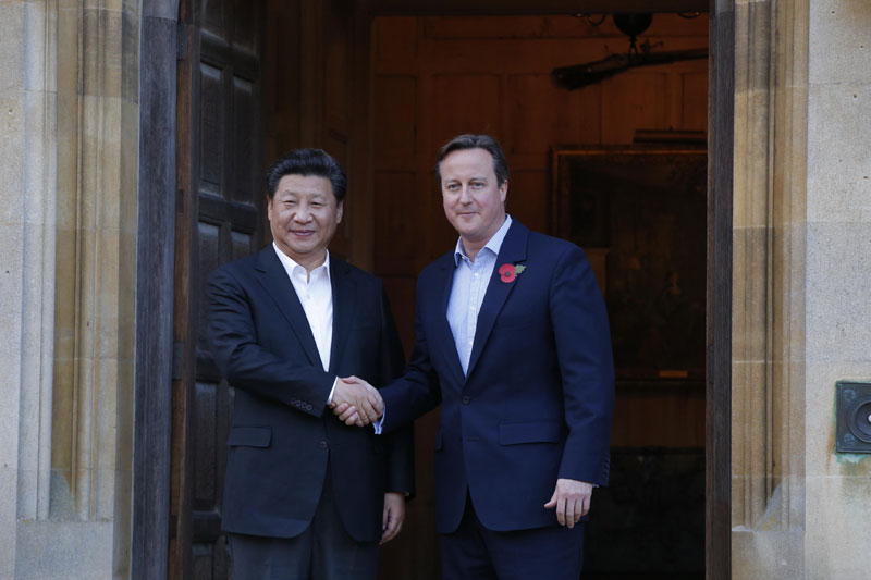 10月22日，國家主席習近平在契克斯首相鄉間別墅同英國首相卡梅倫再次會晤。新華社記者 鞠鵬 攝
