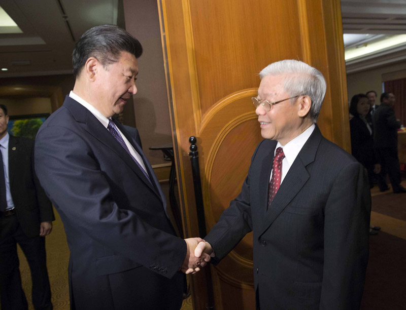 11月6日，中共中央總書記、國(guó)家主席習(xí)近平在河內(nèi)再次會(huì)見(jiàn)越共中央總書記阮富仲。新華社記者 蘭紅光 攝