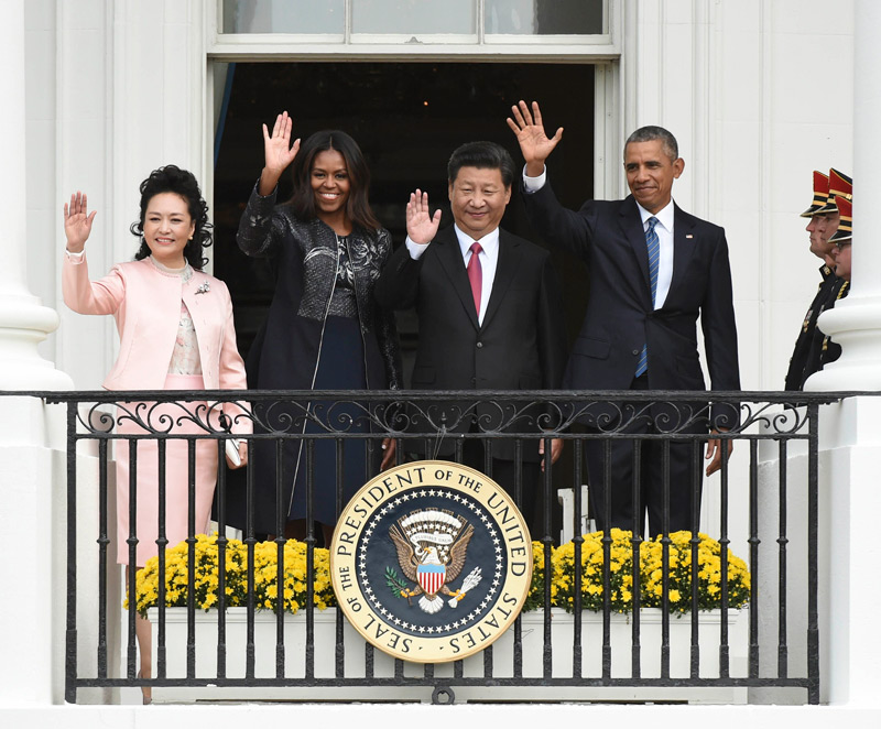 9月25日，美國總統(tǒng)奧巴馬在華盛頓白宮南草坪舉行隆重儀式，歡迎國家主席習(xí)近平對美國進(jìn)行國事訪問。新華社記者 李學(xué)仁 攝