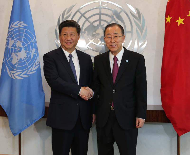 9月26日，國家主席習近平在紐約聯合國總部會見聯合國秘書長潘基文。新華社記者 劉衛兵 攝