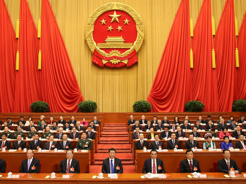 3月15日，十二屆全國人大三次會議在北京人民大會堂閉幕。習近平、李克強、俞正聲、劉雲山、王岐山、張高麗等黨和國家領導人在主席臺就座。新華社記者 馬佔成 攝