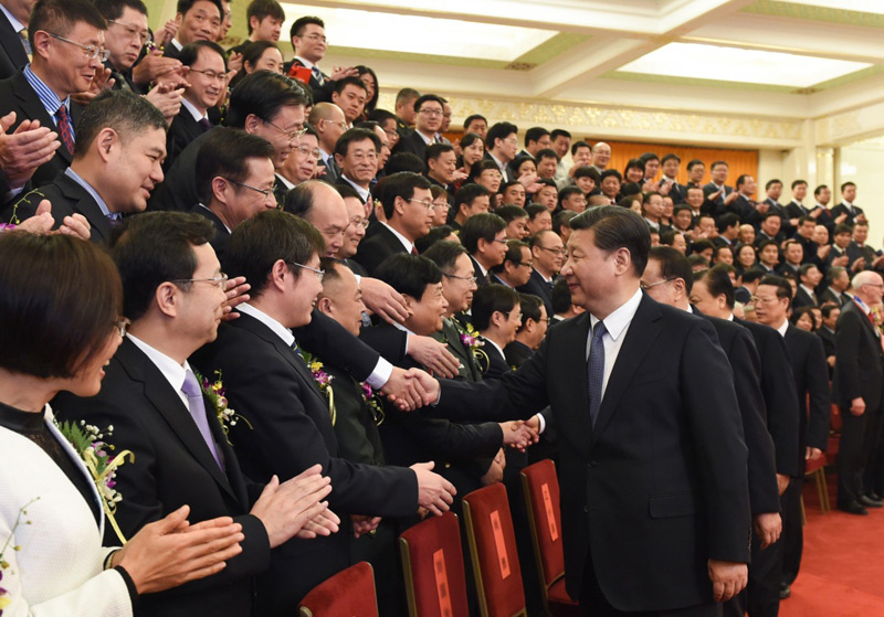 1月8日，2015年度國家科學技術獎勵大會在北京人民大會堂隆重舉行。會前，習近平、李克強、劉雲山、張高麗等黨和國家領導人會見獲獎代表。 新華社記者 李學仁 攝