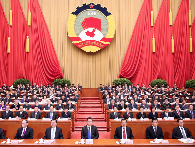 3月3日，中國(guó)人民政治協(xié)商會(huì)議第十二屆全國(guó)委員會(huì)第四次會(huì)議在北京人民大會(huì)堂開(kāi)幕。這是習(xí)近平、李克強(qiáng)、張德江、劉雲(yún)山、王岐山、張高麗在主席臺(tái)就座?！　⌒氯A社記者 蘭紅光 攝