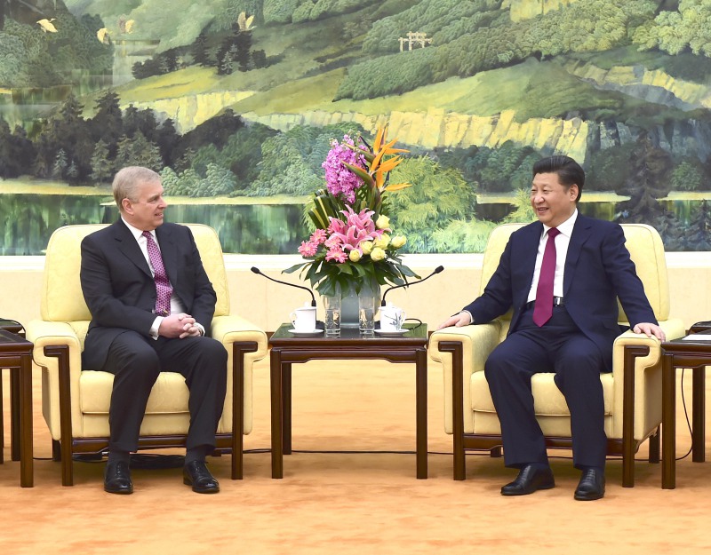 4月5日，國家主席習(xí)近平在北京人民大會(huì)堂會(huì)見英國約克公爵安德魯王子。新華社記者 張鐸 攝