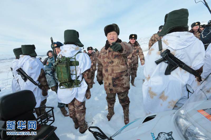 2014年1月26日，習近平來到內蒙古軍區邊防某部，看望慰問戍邊官兵。李剛攝