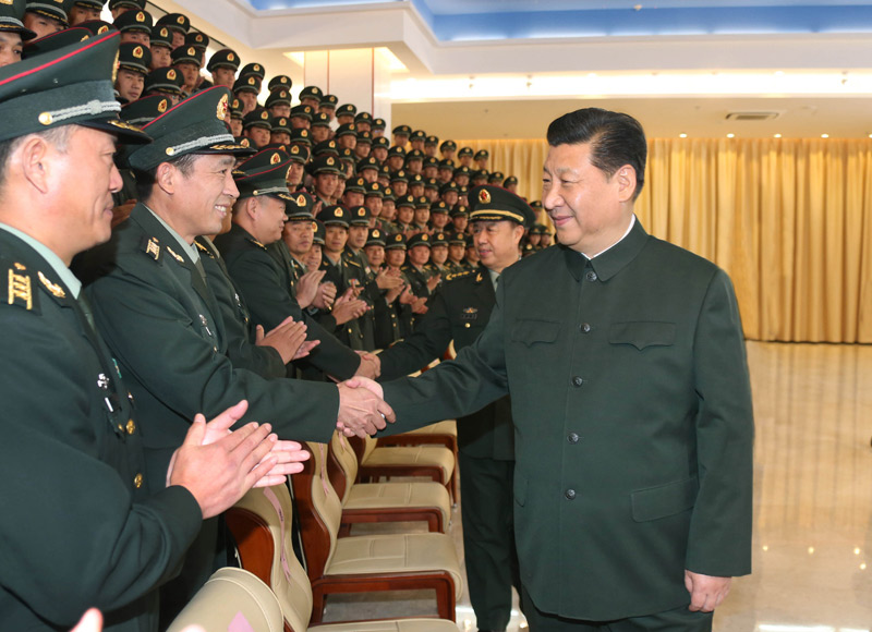 2014年12月20日，習近平親切接見駐澳門部隊全體干部。李剛 攝