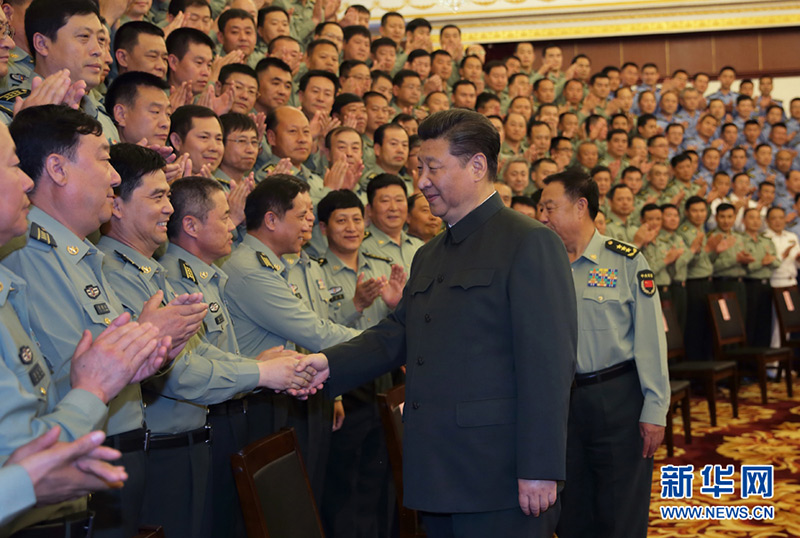 2016年5月25日，習(xí)近平在哈爾濱接見駐黑龍江部隊師以上領(lǐng)導(dǎo)干部和作戰(zhàn)團單位主官。記者 李剛 攝