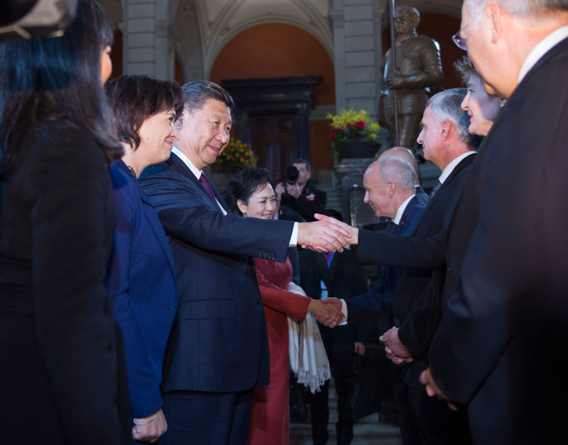1月15日，國家主席習近平在伯爾尼出席瑞士聯邦委員會全體委員集體舉行的迎接儀式並致辭。 新華社記者 謝環馳 攝