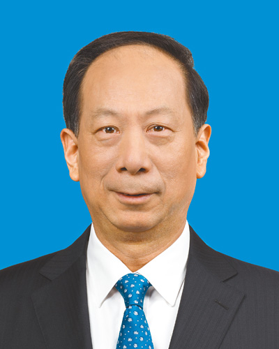 石泰峰 
　　黨的十八大以來，以習近平同志為核心的黨中央以非凡的理論勇氣、高超的政治智慧、強烈的責任擔當……﹝全文﹞
