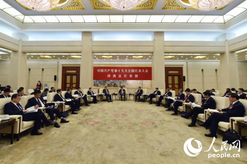 陝西代表團討論現場（人民網記者 翁奇羽 攝）