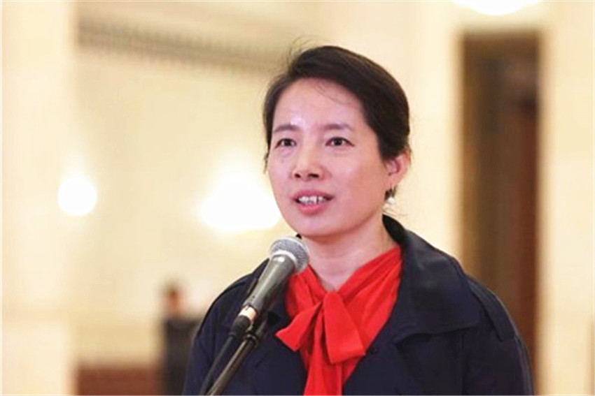 姜妍代表接受採訪