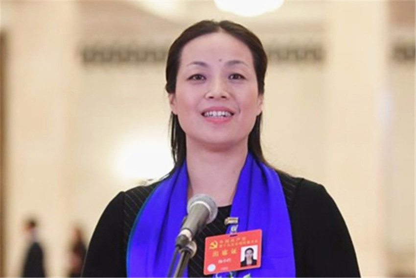 楊小玲代表接受採訪