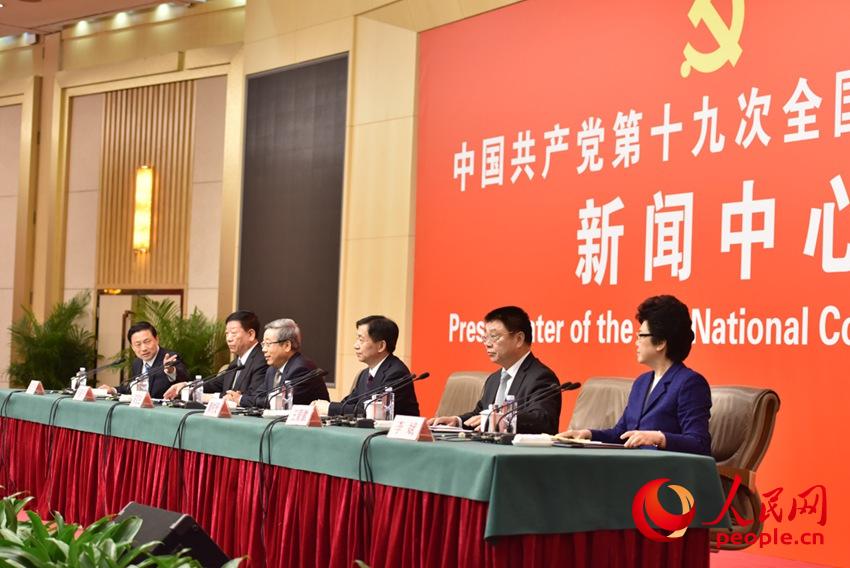 “滿足人民新期待,保障改善民生”記者招待會(huì)現(xiàn)場(chǎng)。(人民網(wǎng)記者 王天樂(lè) 攝)