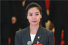 魏秋月代表接受採訪