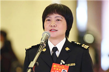 甘露代表接受採訪