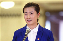 丁寧代表接受採訪
