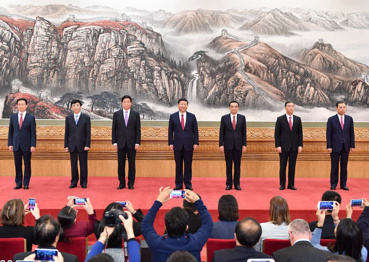 10月25日十九屆中央政治局常委同中外記者見面
