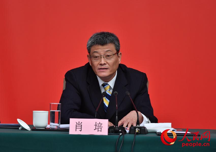 圖：中央紀委副書記肖培介紹情況