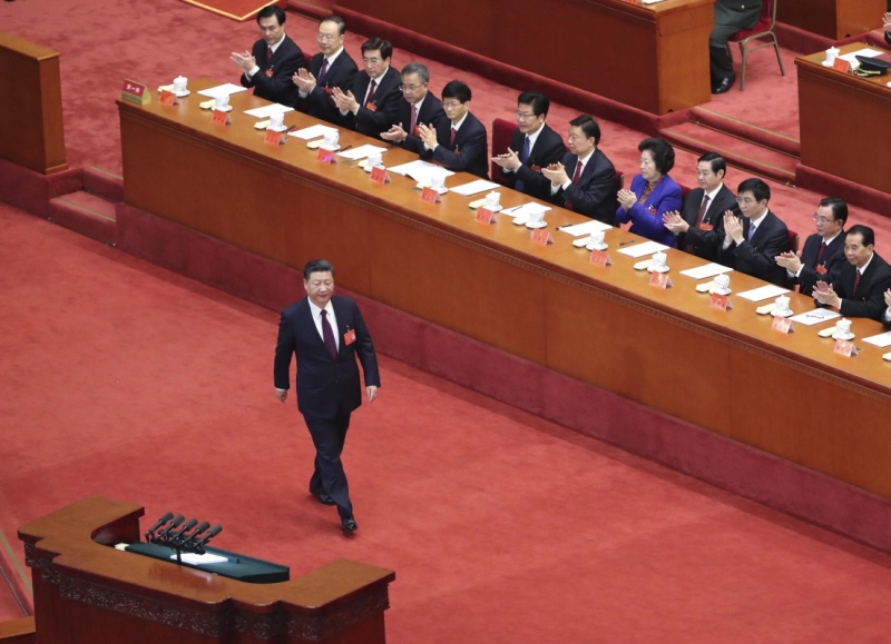 10月18日，中國(guó)共產(chǎn)黨第十九次全國(guó)代表大會(huì)在北京人民大會(huì)堂開(kāi)幕。習(xí)近平代表第十八屆中央委員會(huì)向大會(huì)作報(bào)告。新華社記者 龐興雷 攝