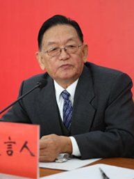 中央黨史研究室原副主任石仲泉　　中國共產黨是一個不斷創新理論的馬克思主義政黨。習近平新時代中國特色社會主義思想是對中國特色社會主義進入新時代后新的實踐經驗的科學概括，也是對共產黨執政規律、社會主義建設規律、人類社會發展規律認識的深化，具有偉大的理論創新意義。