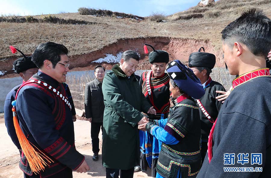 2月11日，中共中央總書記、國家主席、中央軍委主席習近平在四川考察。這是習近平在涼山彝族自治州昭覺縣解放鄉火普村了解易地扶貧情況。新華社記者 謝環馳 攝