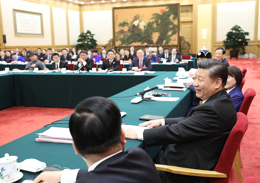3月5日，中共中央總書記、國家主席、中央軍委主席習近平參加十三屆全國人大一次會議內蒙古代表團的審議。 新華社記者 鞠鵬 攝