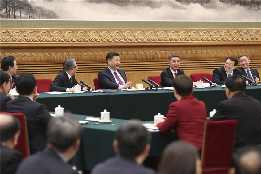 3月8日，中共中央總書記、國家主席、中央軍委主席習近平參加十三屆全國人大一次會議山東代表團的審議。 新華社發（盛佳鵬 攝）