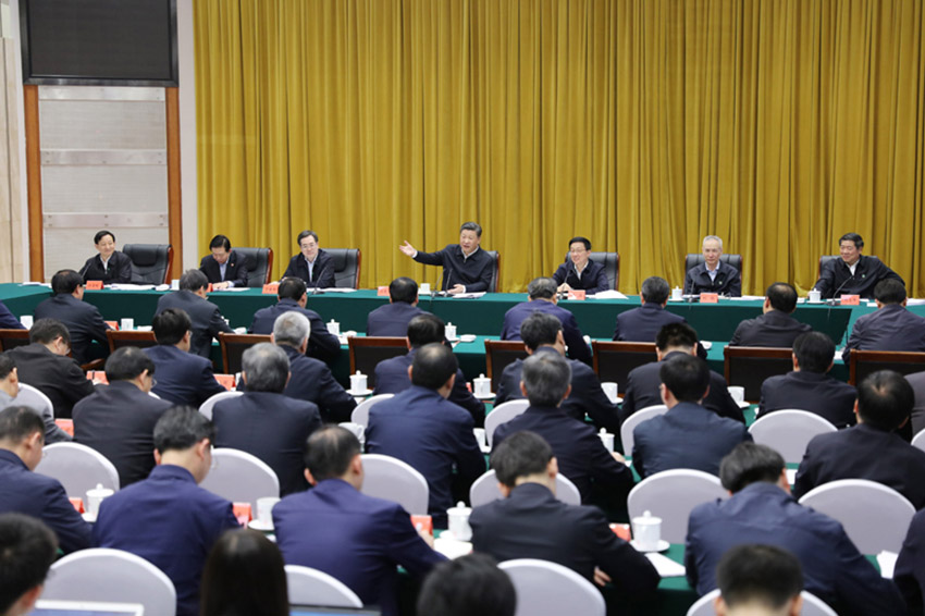 4月26日下午，中共中央總書記、國家主席、中央軍委主席習近平在武漢主持召開深入推動長江經濟帶發展座談會並發表重要講話。 新華社記者謝環馳 攝