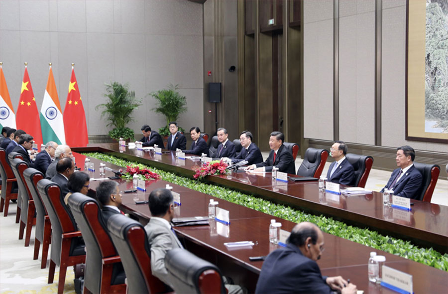 6月9日，國家主席習(xí)近平在青島會(huì)見印度總理莫迪。新華社記者丁林?jǐn)z