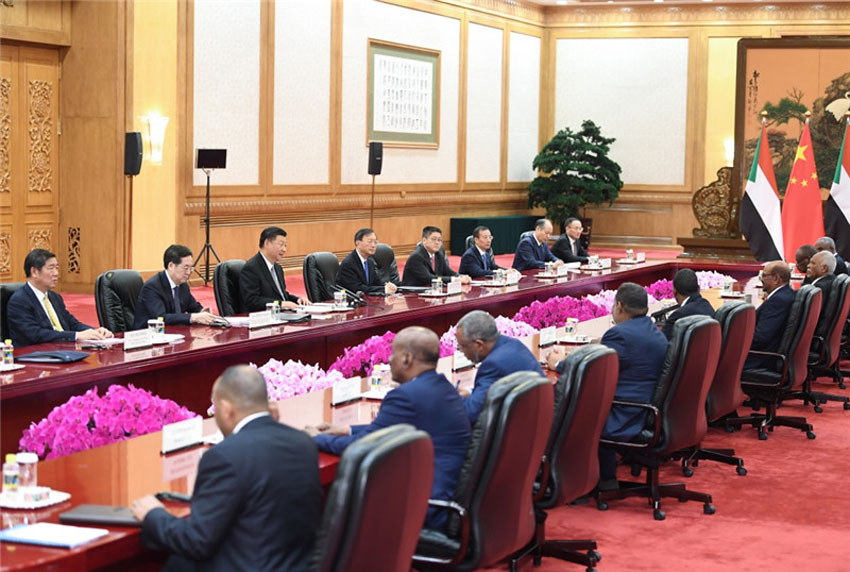 9月2日，國家主席習近平在北京人民大會堂會見蘇丹總統巴希爾。新華社記者 燕雁 攝