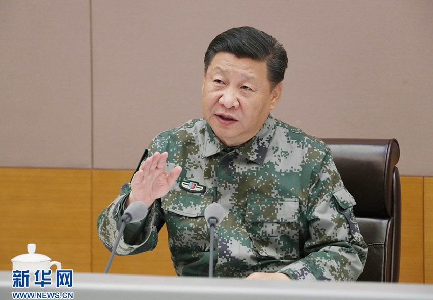2017年11月3日，中共中央總書記、國家主席、中央軍委主席、軍委聯指總指揮習近平視察軍委聯合作戰指揮中心，表明新一屆軍委貫徹落實黨的十九大精神、推動全軍各項工作向能打仗、打勝仗聚焦的鮮明態度。這是習近平聽取全軍練兵備戰工作匯報后發表重要講話。新華社記者 李剛 攝
