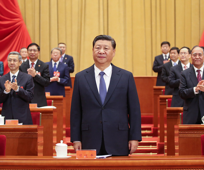 10月22日，中國工會第十七次全國代表大會在北京人民大會堂開幕。這是中共中央總書記、國家主席、中央軍委主席習近平在主席臺向與會代表致意。新華社記者 姚大偉 攝