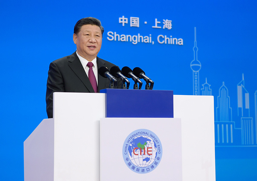 11月5日，首屆中國國際進(jìn)口博覽會(huì)在上海開幕。國家主席習(xí)近平出席開幕式並發(fā)表題為《共建創(chuàng)新包容的開放型世界經(jīng)濟(jì)》的主旨演講。 新華社記者 李學(xué)仁 攝
