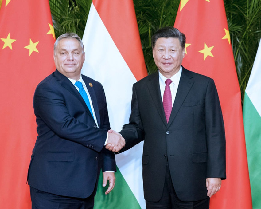 11月5日，國家主席習(xí)近平在上海會(huì)見匈牙利總理歐爾班。 新華社記者丁海濤攝