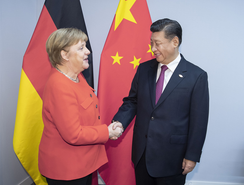 當地時間12月1日，國家主席習近平在布宜諾斯艾利斯會見德國總理默克爾。新華社記者 李濤 攝