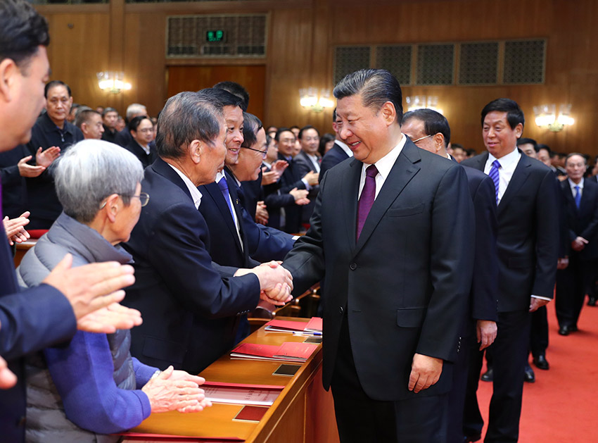 12月14日，慶祝改革開放40周年文藝晚會《我們的四十年》在北京人民大會堂舉行。習近平、李克強、栗戰書、汪洋、王滬寧、韓正、王岐山等黨和國家領導人，與3000多名觀眾一起觀看演出。 新華社記者 謝環馳 攝