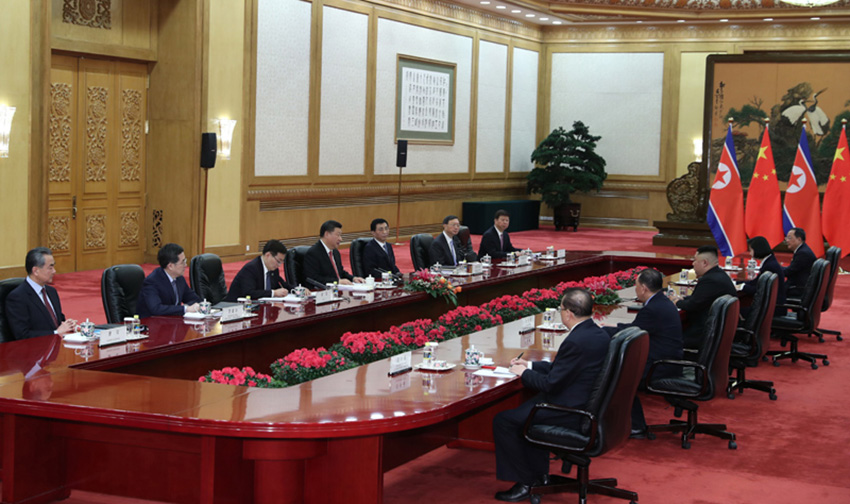 1月8日，中共中央總書記、國家主席習近平同當日抵京的朝鮮勞動黨委員長、國務委員會委員長金正恩舉行會談。 新華社記者 謝環馳 攝
