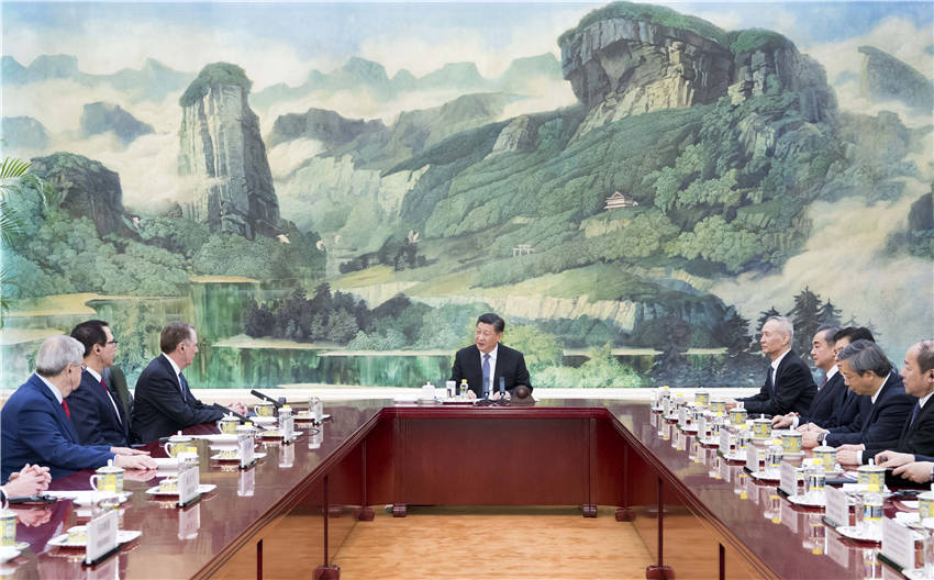 2月15日，國家主席習近平在北京人民大會堂會見來華進行新一輪中美經貿高級別磋商的美國貿易代表萊特希澤和財政部長姆努欽。新華社記者 李學仁 攝