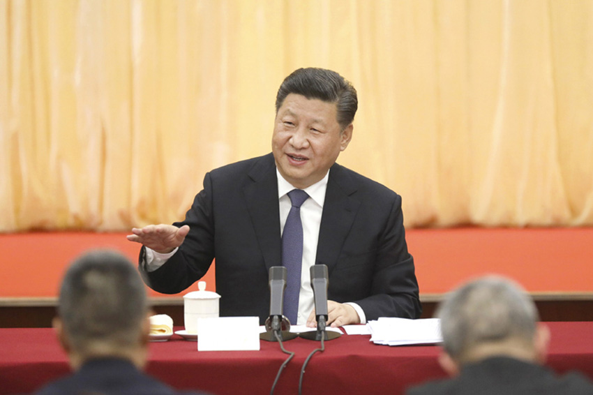 3月4日下午，中共中央總書記、國家主席、中央軍委主席習(xí)近平看望參加全國政協(xié)十三屆二次會(huì)議的文化藝術(shù)界、社會(huì)科學(xué)界委員，並參加聯(lián)組會(huì)，聽取意見和建議。中共中央政治局常委、全國政協(xié)主席汪洋參加看望和討論。新華社發(fā)（盛佳鵬 攝）