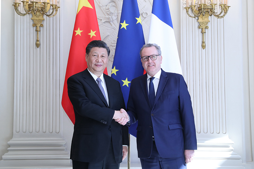 3月26日，國家主席習(xí)近平在巴黎會(huì)見法國國民議會(huì)議長(zhǎng)費(fèi)朗。 新華社記者 鞠鵬 攝